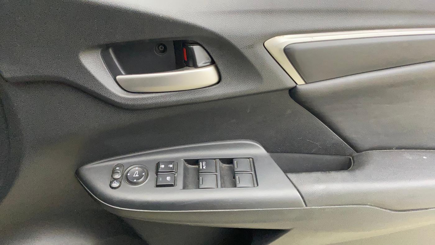 2022 Honda WR-V 1.2L I-VTEC VX MT, Petrol, Manual, 1,07,361 km, Driver Side Door Panels Control