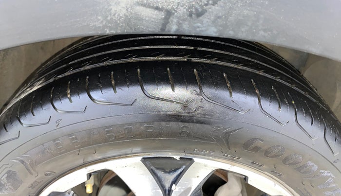 2022 Honda WR-V 1.2L I-VTEC VX MT, Petrol, Manual, 1,07,361 km, Right Front Tyre Tread