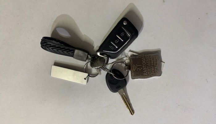 2015 Hyundai Xcent S 1.2, Petrol, Manual, 79,728 km, Key Close Up