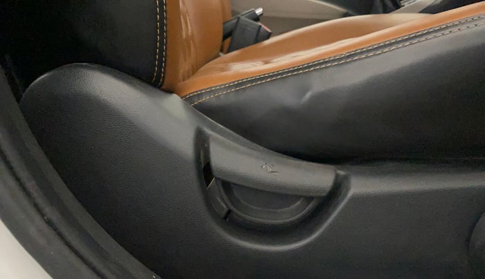 2015 Hyundai Xcent S 1.2, Petrol, Manual, 79,728 km, Driver Side Adjustment Panel