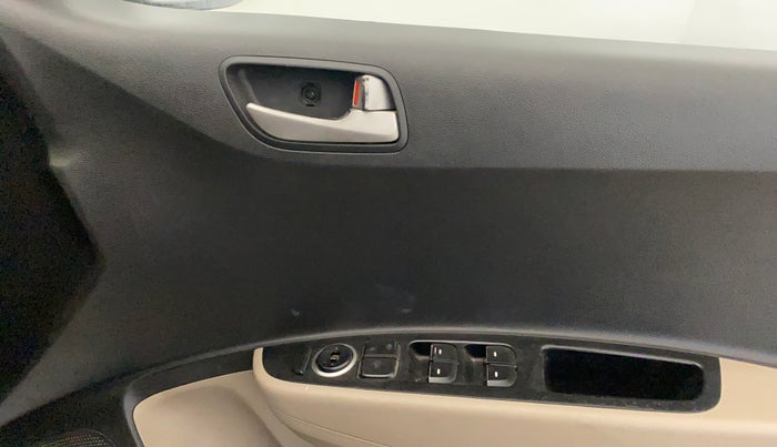 2015 Hyundai Xcent S 1.2, Petrol, Manual, 79,728 km, Driver Side Door Panels Control