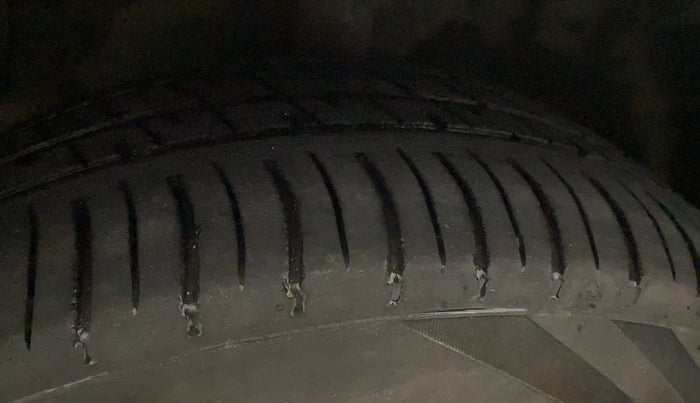 2015 Hyundai Xcent S 1.2, Petrol, Manual, 79,728 km, Left Front Tyre Tread