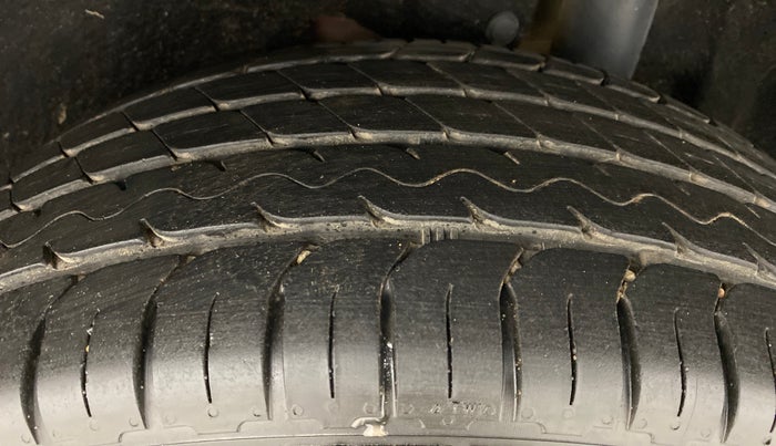 2018 Maruti Vitara Brezza ZDI, Diesel, Manual, 82,676 km, Left Rear Tyre Tread