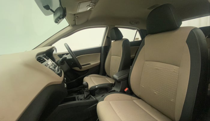2016 Hyundai Elite i20 MAGNA 1.2, Petrol, Manual, 38,566 km, Right Side Front Door Cabin