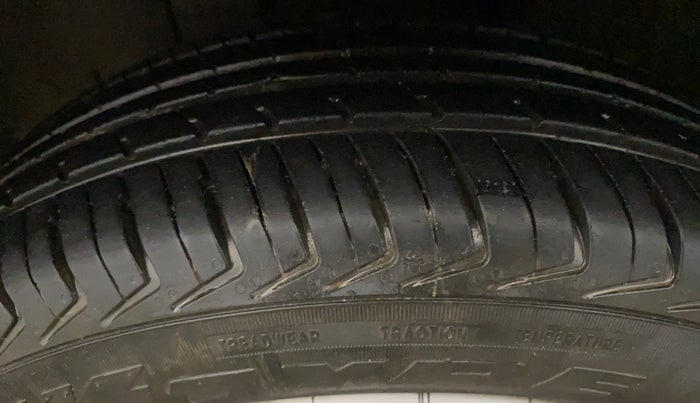 2018 Renault Kwid RXL, Petrol, Manual, 62,692 km, Left Front Tyre Tread