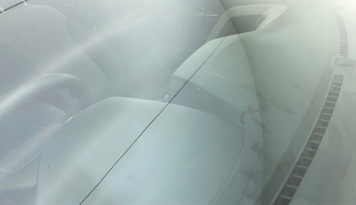 2015 Hyundai Creta SX PLUS 1.6 PETROL, Petrol, Manual, 77,983 km, Front windshield - Minor spot on windshield