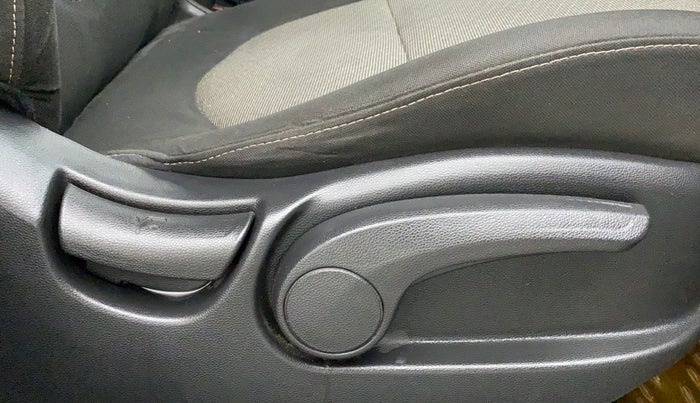2015 Hyundai Creta SX PLUS 1.6 PETROL, Petrol, Manual, 77,983 km, Driver Side Adjustment Panel