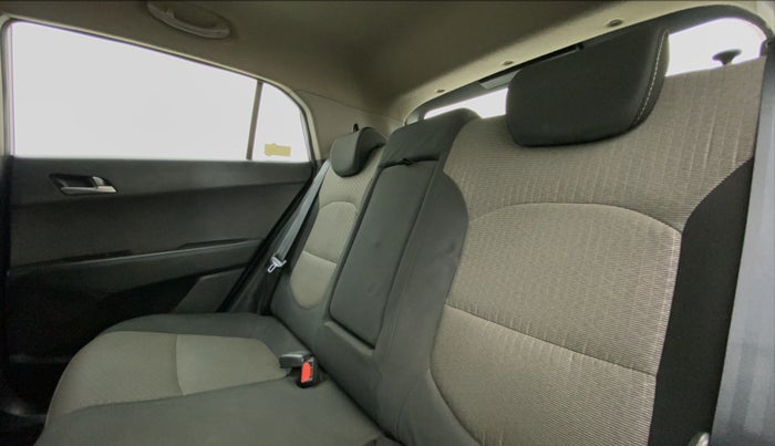 2015 Hyundai Creta SX PLUS 1.6 PETROL, Petrol, Manual, 77,983 km, Right Side Rear Door Cabin