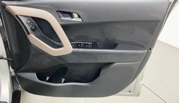 2015 Hyundai Creta SX PLUS 1.6 PETROL, Petrol, Manual, 77,983 km, Driver Side Door Panels Control