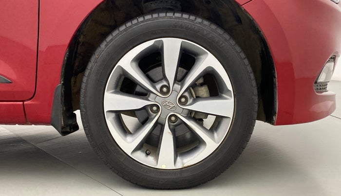 2016 Hyundai Elite i20 ASTA 1.2 (O), Petrol, Manual, 39,855 km, Right Front Wheel