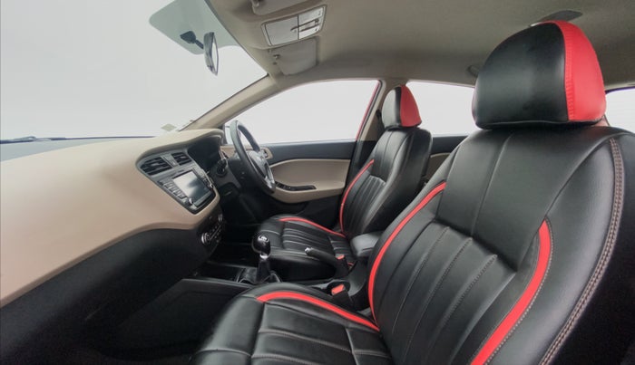 2016 Hyundai Elite i20 ASTA 1.2 (O), Petrol, Manual, 39,855 km, Right Side Front Door Cabin