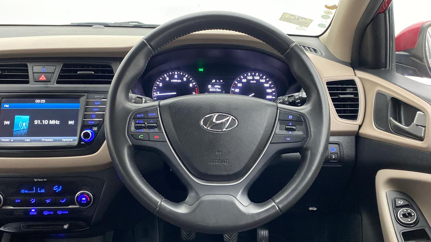 2016 Hyundai Elite i20 ASTA 1.2 (O), Petrol, Manual, 39,855 km, Steering Wheel Close Up