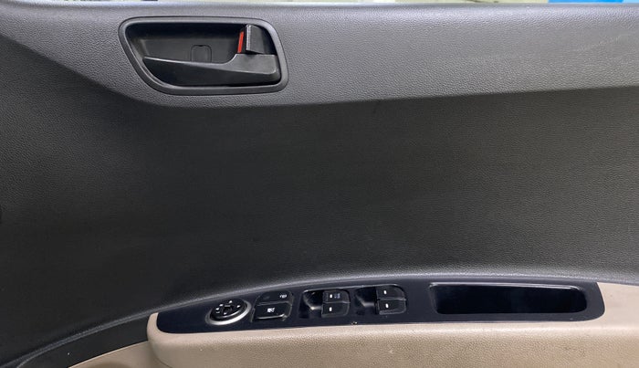 2018 Hyundai Grand i10 MAGNA AT 1.2 KAPPA VTVT, Petrol, Automatic, 31,314 km, Driver Side Door Panels Control