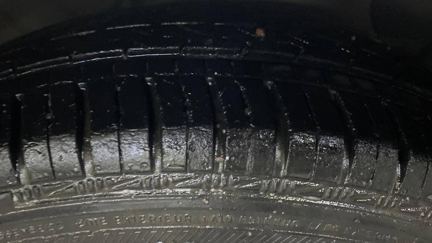 2018 Hyundai Grand i10 MAGNA AT 1.2 KAPPA VTVT, Petrol, Automatic, 31,314 km, Right Front Tyre Tread