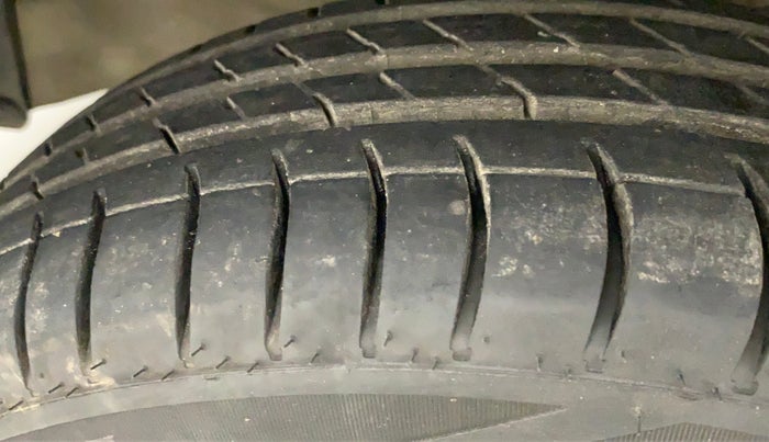 2013 Maruti Wagon R 1.0 VXI, Petrol, Manual, 77,151 km, Left Front Tyre Tread