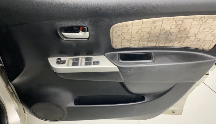 2013 Maruti Wagon R 1.0 VXI, Petrol, Manual, 77,151 km, Driver Side Door Panels Control