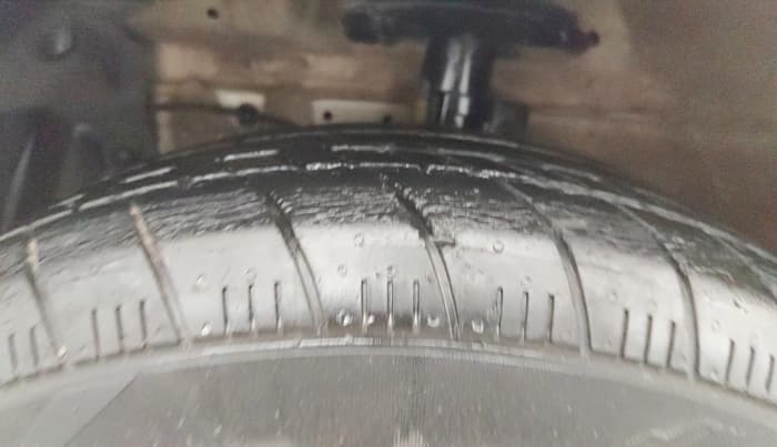 2018 Maruti Ertiga VXI, Petrol, Manual, 31,298 km, Left Front Tyre Tread