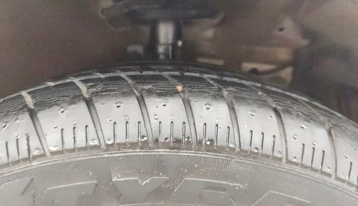 2018 Maruti Ertiga VXI, Petrol, Manual, 31,298 km, Right Front Tyre Tread