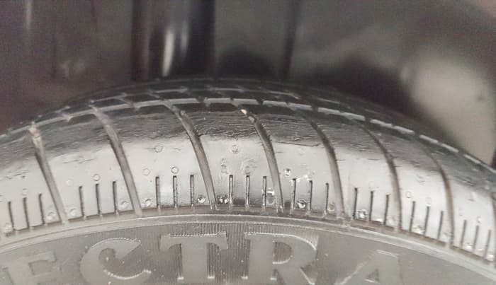 2018 Maruti Ertiga VXI, Petrol, Manual, 31,298 km, Right Rear Tyre Tread