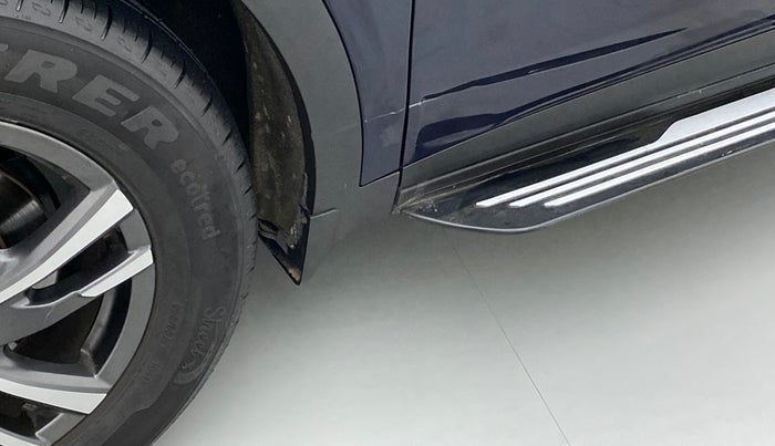 2022 Mahindra XUV700 AX 5 P AT 5 STR, Petrol, Automatic, 1,588 km, Left fender - Slightly dented