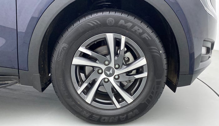 2022 Mahindra XUV700 AX 5 P AT 5 STR, Petrol, Automatic, 1,588 km, Right Front Wheel
