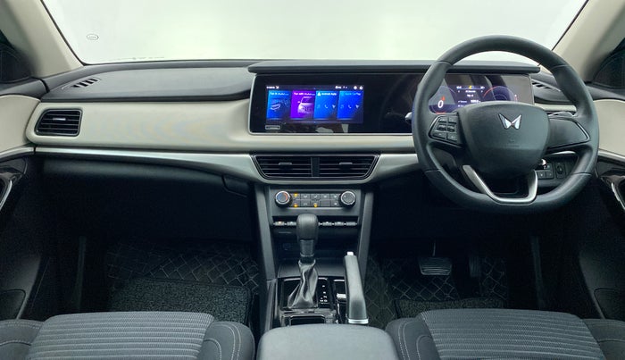 2022 Mahindra XUV700 AX 5 P AT 5 STR, Petrol, Automatic, 1,588 km, Dashboard