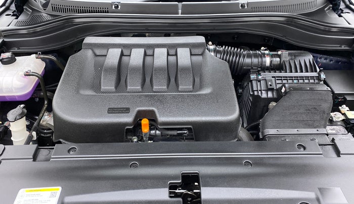 2022 Mahindra XUV700 AX 5 P AT 5 STR, Petrol, Automatic, 1,588 km, Open Bonet