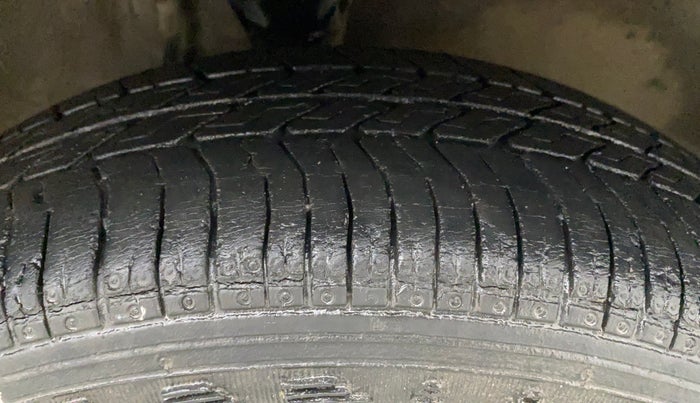 2012 Maruti Zen Estilo LXI, Petrol, Manual, 15,686 km, Right Front Tyre Tread