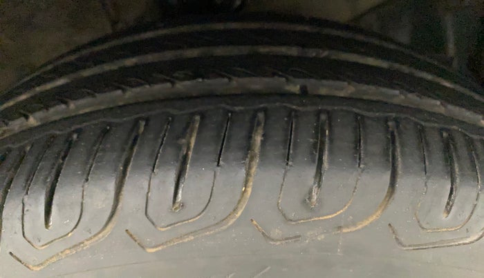 2015 Honda Amaze 1.2L I-VTEC SX, Petrol, Manual, 65,475 km, Right Front Tyre Tread