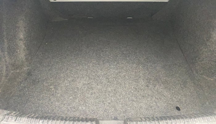 2019 Volkswagen Vento HIGHLINE 1.5 AT, Diesel, Automatic, 45,193 km, Boot Inside