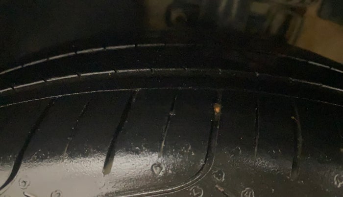 2019 Volkswagen Vento HIGHLINE 1.5 AT, Diesel, Automatic, 45,193 km, Left Front Tyre Tread