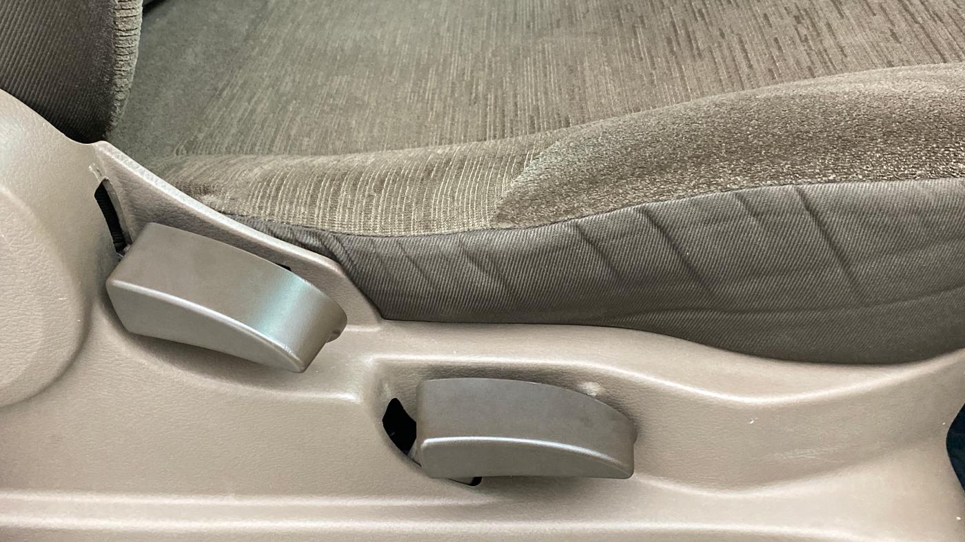 2012 Mahindra Xylo E8 ABS BS IV, Diesel, Manual, 1,00,163 km, Driver Side Adjustment Panel