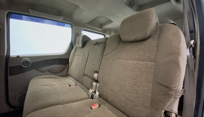 2012 Mahindra Xylo E8 ABS BS IV, Diesel, Manual, 1,00,163 km, Right Side Rear Door Cabin