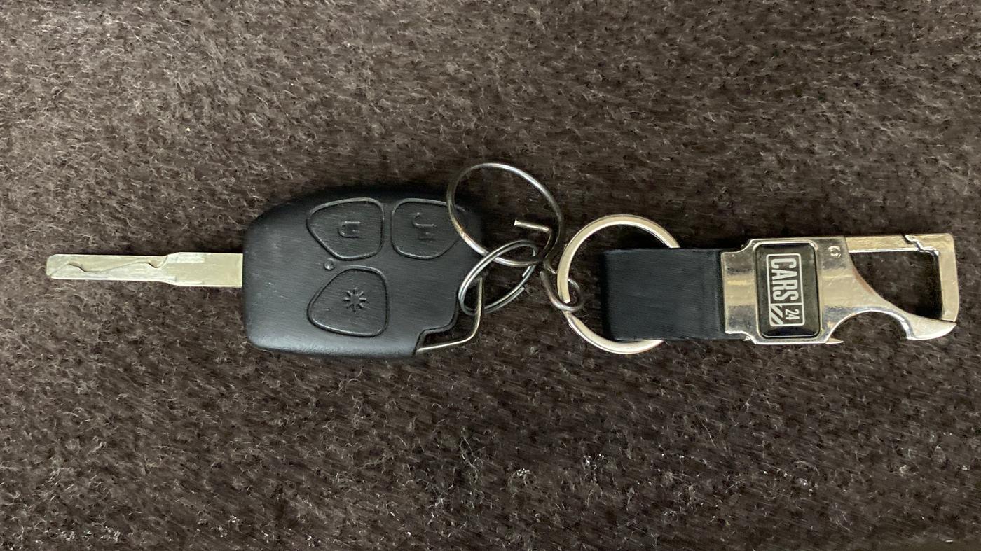 2012 Mahindra Xylo E8 ABS BS IV, Diesel, Manual, 1,00,163 km, Key Close Up