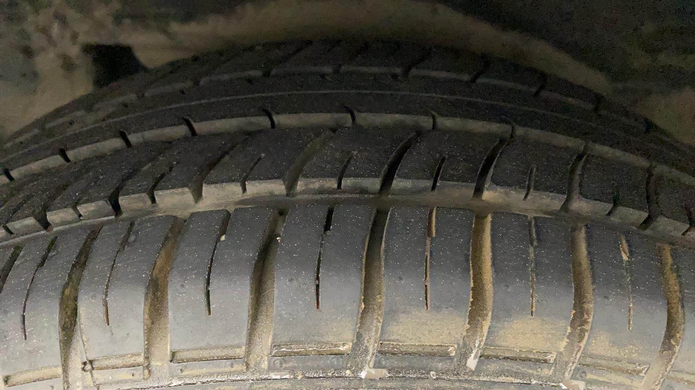 2010 Toyota Corolla Altis G PETROL, Petrol, Manual, 50,914 km, Left Rear Tyre Tread