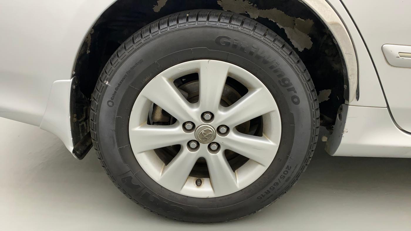 2010 Toyota Corolla Altis G PETROL, Petrol, Manual, 50,914 km, Right Rear Wheel