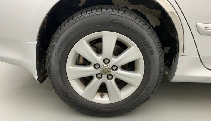 2010 Toyota Corolla Altis G PETROL, Petrol, Manual, 50,914 km, Right Rear Wheel