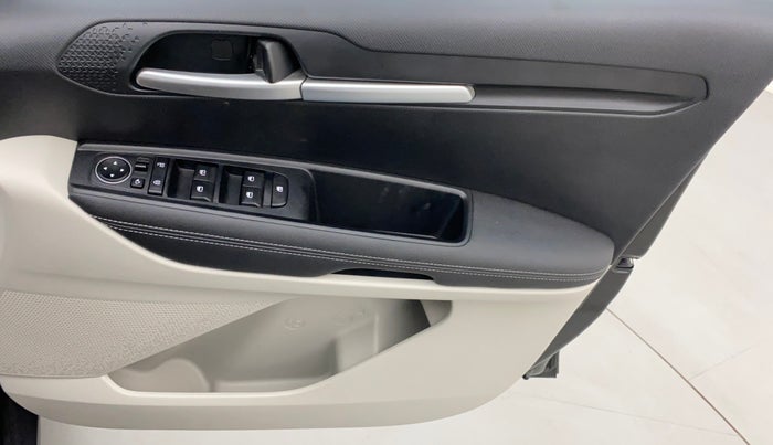 2022 KIA SONET HTX ANNIVERSARY EDITION 1.0 DCT, Petrol, Automatic, 18,827 km, Driver Side Door Panels Control