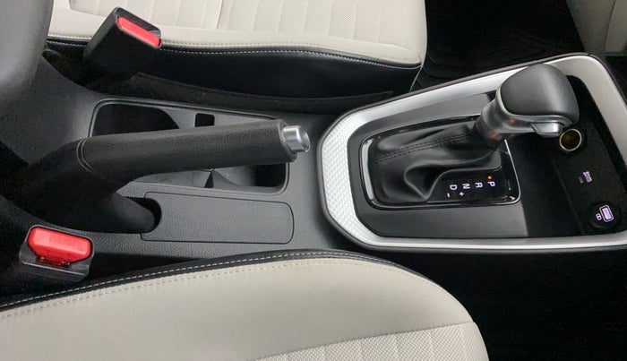 2022 KIA SONET HTX ANNIVERSARY EDITION 1.0 DCT, Petrol, Automatic, 18,827 km, Gear Lever