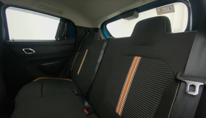 2022 Renault Kwid CLIMBER 1.0 AMT (O), Petrol, Automatic, 6,754 km, Right Side Rear Door Cabin