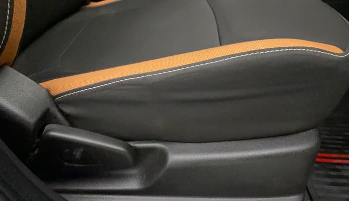 2022 Renault Kwid CLIMBER 1.0 AMT (O), Petrol, Automatic, 6,754 km, Driver Side Adjustment Panel