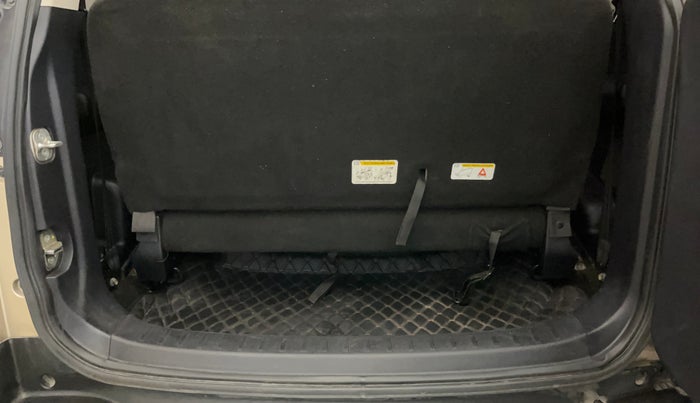 2022 Mahindra SCORPIO-N Z8 L PETROL AT 6 STR, Petrol, Automatic, 82,038 km, Boot Inside