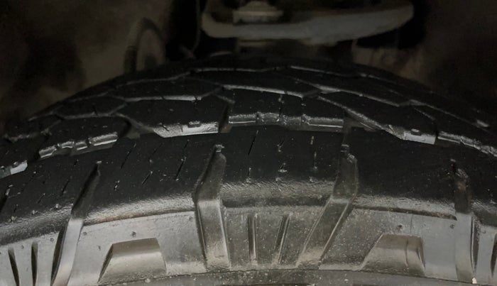 2022 Mahindra SCORPIO-N Z8 L PETROL AT 6 STR, Petrol, Automatic, 82,038 km, Right Front Tyre Tread
