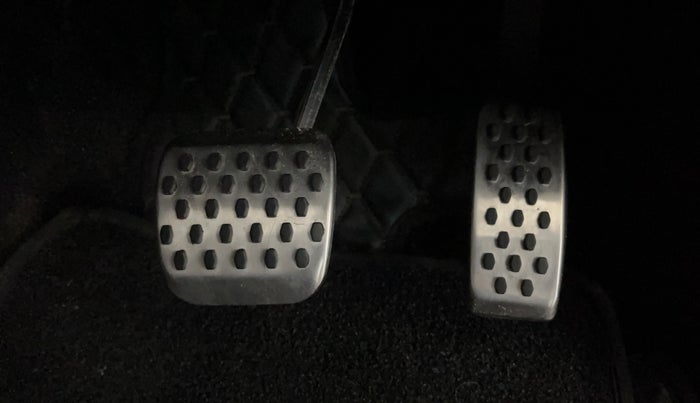 2022 Mahindra SCORPIO-N Z8 L PETROL AT 6 STR, Petrol, Automatic, 82,038 km, Pedals