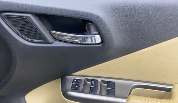 2016 Honda City 1.5L I-VTEC VX CVT, CNG, Automatic, 74,454 km, Driver Side Door Panels Control