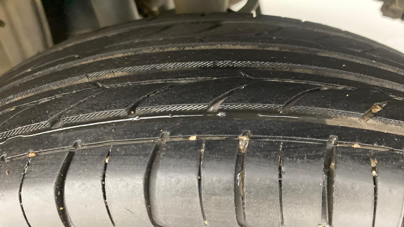 2010 Maruti Zen Estilo LXI, Petrol, Manual, 62,110 km, Left Rear Tyre Tread