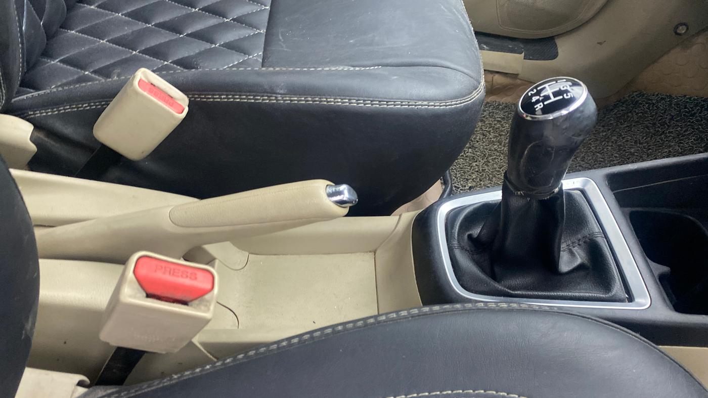 2018 Maruti Dzire ZXI PLUS, Petrol, Manual, 89,113 km, Gear Lever