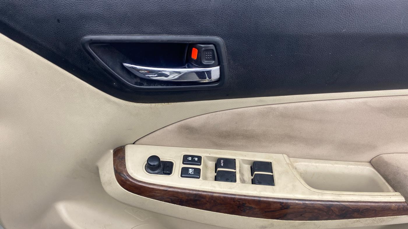 2018 Maruti Dzire ZXI PLUS, Petrol, Manual, 89,113 km, Driver Side Door Panels Control