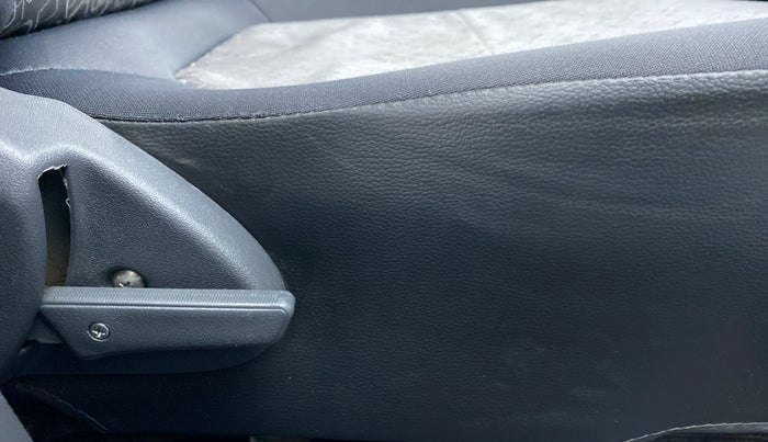 2017 Maruti Alto 800 LXI, Petrol, Manual, 20,815 km, Driver Side Adjustment Panel