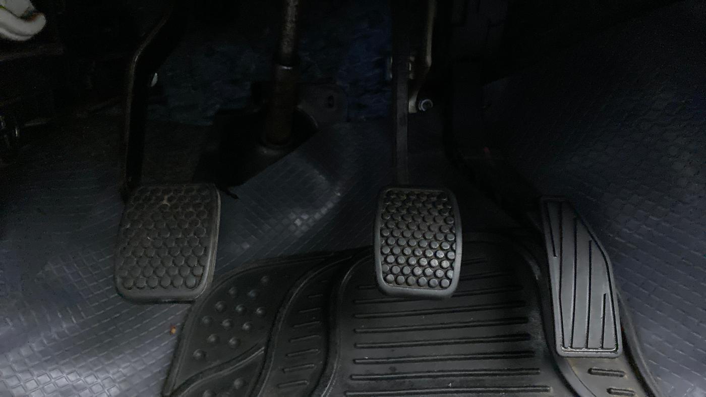 2017 Maruti Alto 800 LXI, Petrol, Manual, 20,815 km, Pedals